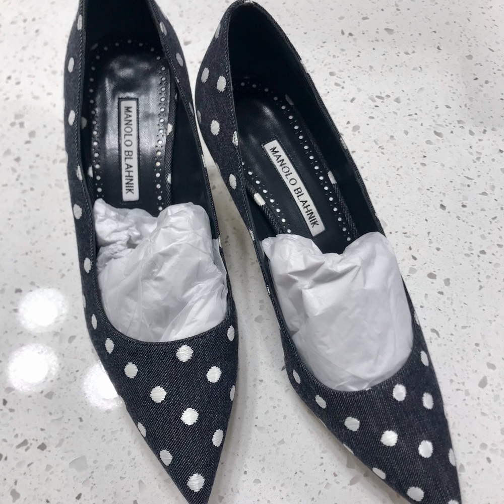 Manolo Blahnik.Denim texture material. BRAND NEW, but no shoe box.